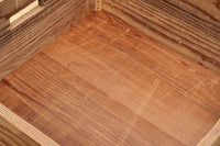 大らかな流れの杢目が魅力的な正方形の木箱 DC2018