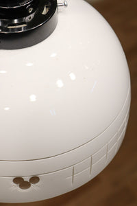 乳白色ガラスに和モダンな模様が浮かびあがる電笠 DC2096