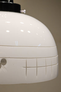 乳白色ガラスに和モダンな模様が浮かびあがる電笠 DC2096