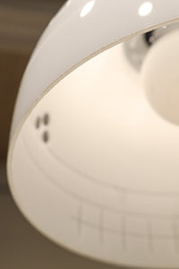 乳白色ガラスに和モダンな模様が浮かびあがる電笠 DC2096