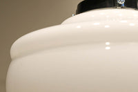 ユニークシルエット!! お洒落な装い溢れるプレスガラス電笠 DC2192