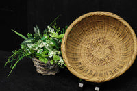 丁寧に編み込まれた優しい風合いの竹製平丸カゴ DC2460