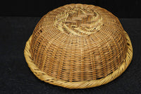 丁寧に編み込まれた優しい風合いの竹製平丸カゴ DC2460