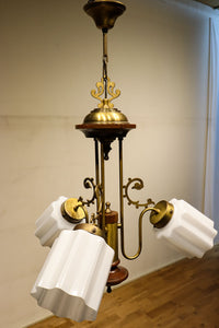 モダンデザイン!! 個性的な笠を備えた3灯式シャンデリア DC2767