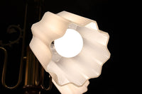 モダンデザイン!! 個性的な笠を備えた3灯式シャンデリア DC2767