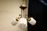 モダンデザイン!! 個性的な笠を備えた3灯式シャンデリア DC2767