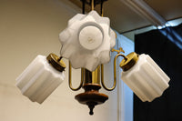 モダンデザイン!! 個性的な笠を備えた3灯式シャンデリア DC2767