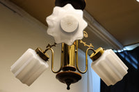 モダンデザイン!! 個性的な笠を備えた3灯式シャンデリア DC2767