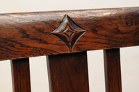 背もたれの星型レリーフ模様が魅力のアンティークチェアー DC3372