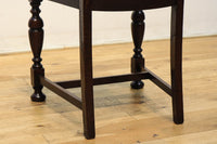 背もたれの星型レリーフ模様が魅力のアンティークチェアー DC3372