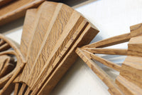 扇と鯉が艶やかな木地色の彫刻欄間 E8867ab 在庫(a:売約済 b:1)枚