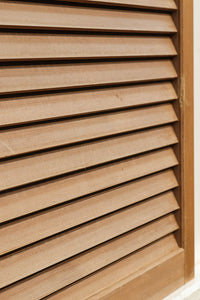 Small size louvered window E9815