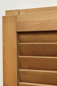 Small size louvered window E9815