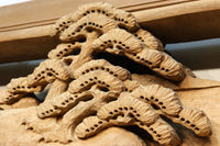 厚み100ミリ!! 重厚感溢れる木地色の深彫り彫刻欄間 EZ1081ab 在庫(a:0 b:1)枚