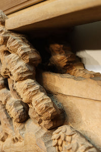 厚み100ミリ!! 重厚感溢れる木地色の深彫り彫刻欄間 EZ1081ab 在庫(a:0 b:1)枚