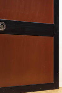 幅1136ミリ 朱漆と黒漆で雅な色彩をした幅広板戸 F7451 在庫4枚