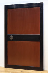 幅1136ミリ 朱漆と黒漆で雅な色彩をした幅広板戸 F7451 在庫4枚