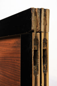 幅890ミリ 黒框枠で纏めた上品な面持ちの極上一枚板けやき板戸 F7620 在庫2枚1組