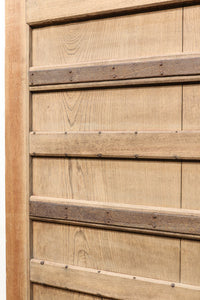 幅1325ミリ 鉄帯の風合いが素晴らしい緻密な作り込みの木地色の蔵戸 G2144