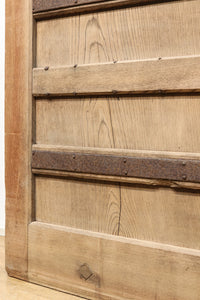 幅1325ミリ 鉄帯の風合いが素晴らしい緻密な作り込みの木地色の蔵戸 G2144