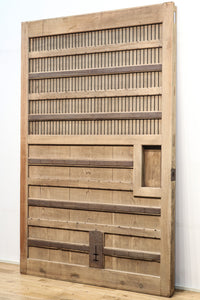 幅1325ミリ 鉄帯の風合いが素晴らしい緻密な作り込みの木地色の蔵戸 G2144