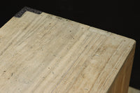 木地色の凛とした雰囲気を纏うアイアンフレーム付き総桐刀箪笥　BB1450