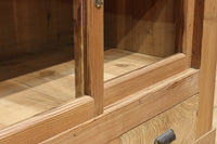 温かみある木地色の四枚引き戸のレトロガラスケース　BB1805