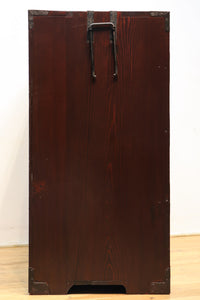 美しい装飾金具で気高さを纏う仙台衣裳箪笥　BB1853