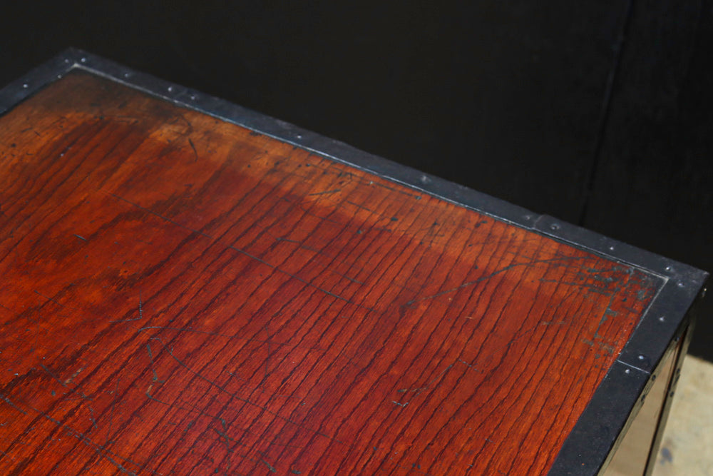 極上!!珍品‼ 見事な金具造りに黒柿が映える格調高い酒田船箪笥　BB1915