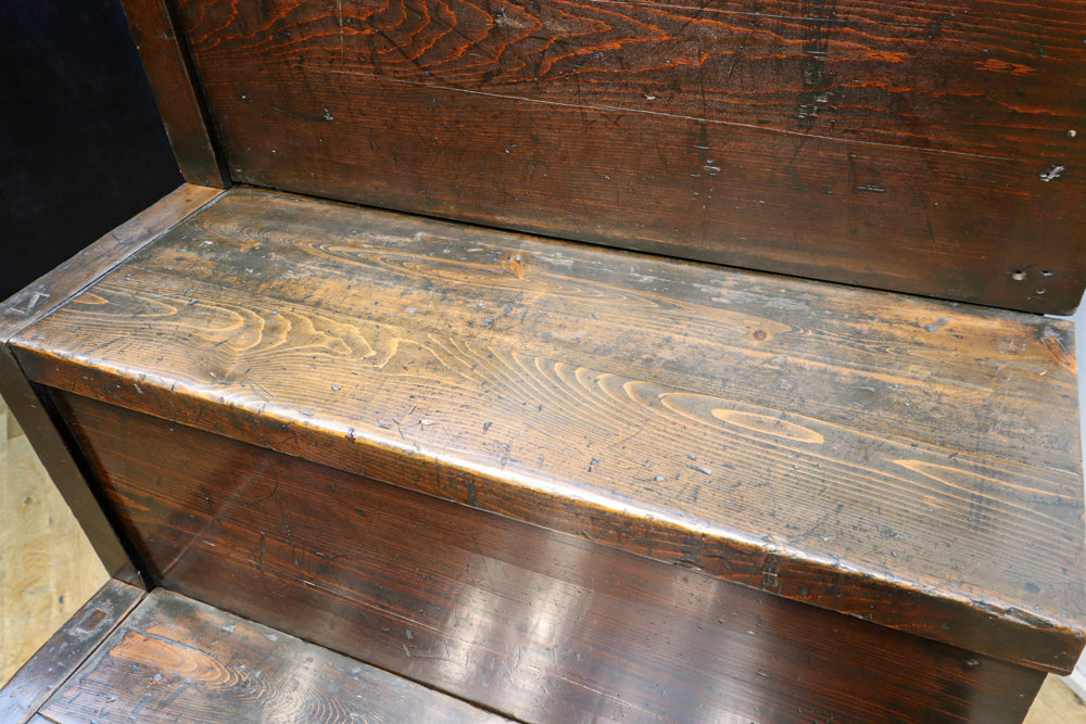 歳月を重ねた風格が漂うとろとろの味わいの階段箪笥　BB1933