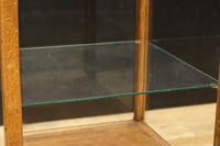 空間をお洒落に飾る細身デザインの五面ガラスケース　BB1997