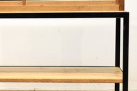 棚板付きのアイアンフレームで使い勝手も良いガラスケース　BB2006