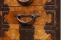 明治28年製!! 珠杢欅が見事な風格を纏う川俣帳場箪笥　BB2061