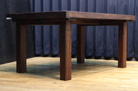 堅牢な欅づくりの蔵戸を使用したガラストップ付き創作テーブル　BB2135