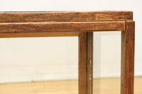 温かみのある木枠で囲った五面ガラスケース　BB2165