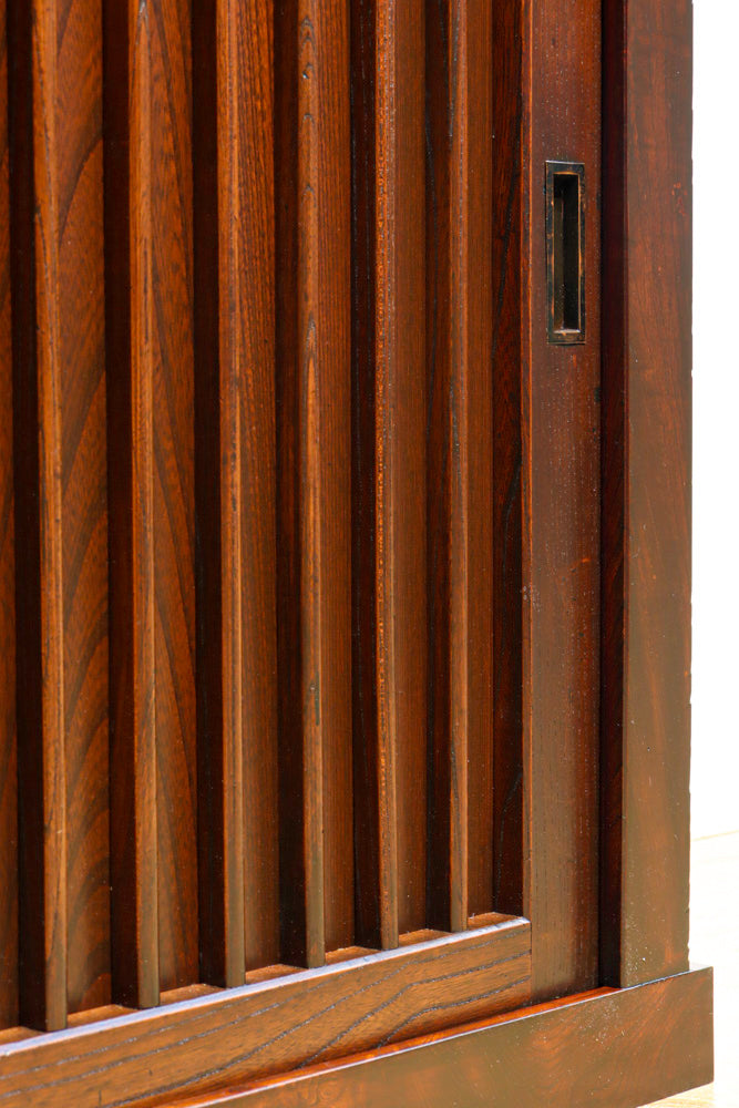 前面総欅‼ 変わりサイズ‼ 丁寧な格子造りですっきりと上品な面持ちの収納箪笥　BB2247