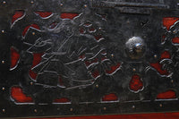 極上の装飾金具に覆われた佐渡八幡衣裳箪笥　BB2251