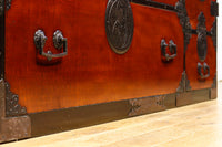 珍品!! 装飾金具に七福神を描いた大型サイズの仙台衣裳箪笥　BB2371