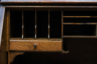 オーク造りの重厚なライティングビューロー(簿記机)　BB2502