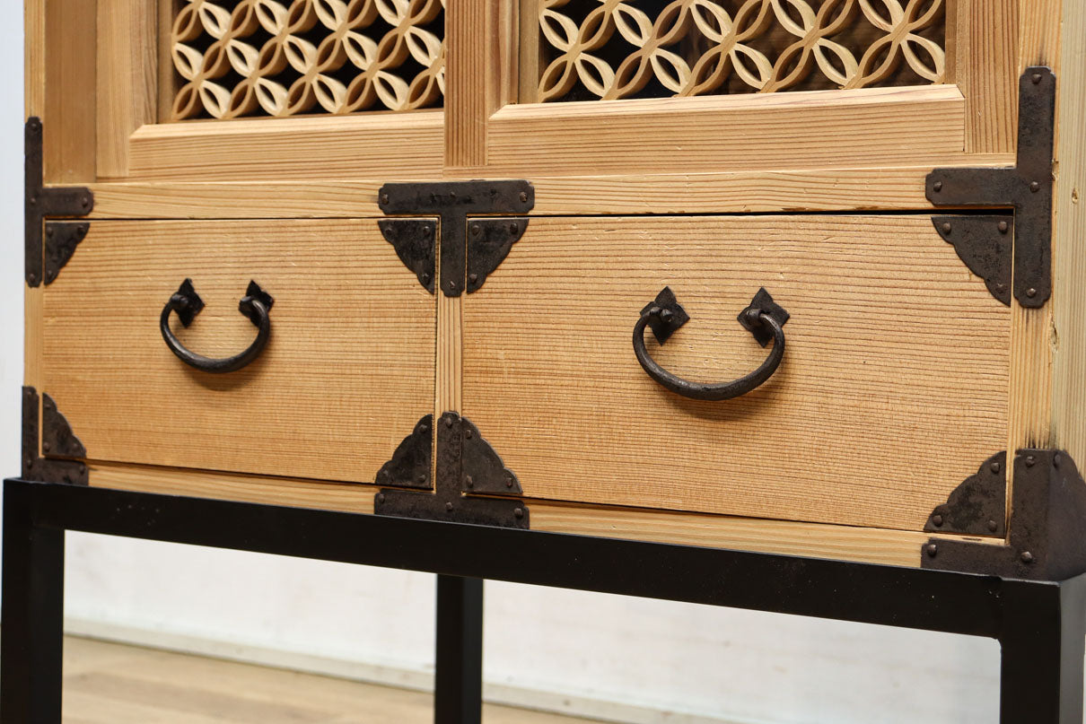 七宝組子が可愛らしいアイアンフレーム付き枕箪笥　BB3094