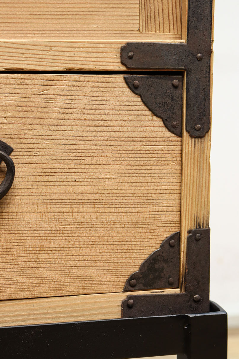 七宝組子が可愛らしいアイアンフレーム付き枕箪笥　BB3094