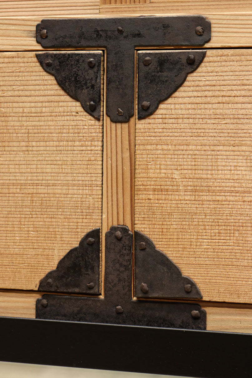 七宝組子が可愛らしいアイアンフレーム付き枕箪笥　BB3094