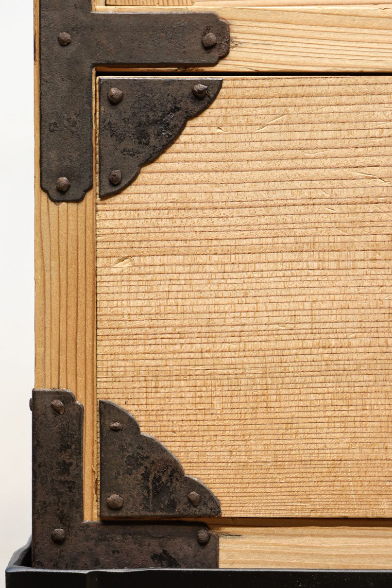 七宝組子が可愛らしいアイアンフレーム付き枕箪笥　BB3094