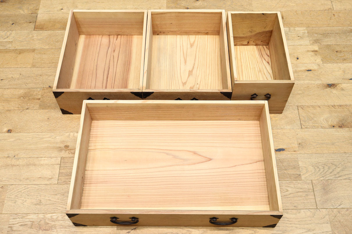 七宝組子が可愛らしいアイアンフレーム付き枕箪笥　BB3094