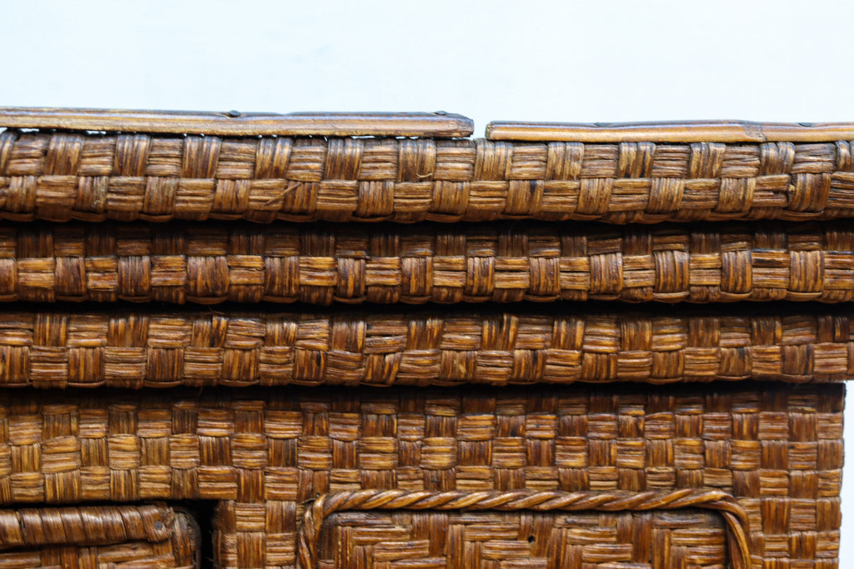 珍品!! 味わい深い網代編みの衣裳箪笥　BB3101