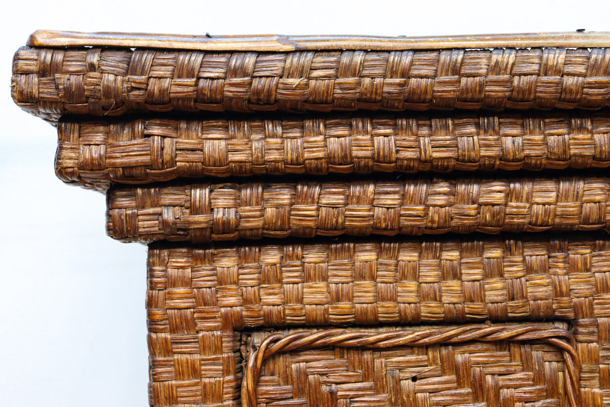 珍品!! 味わい深い網代編みの衣裳箪笥　BB3101