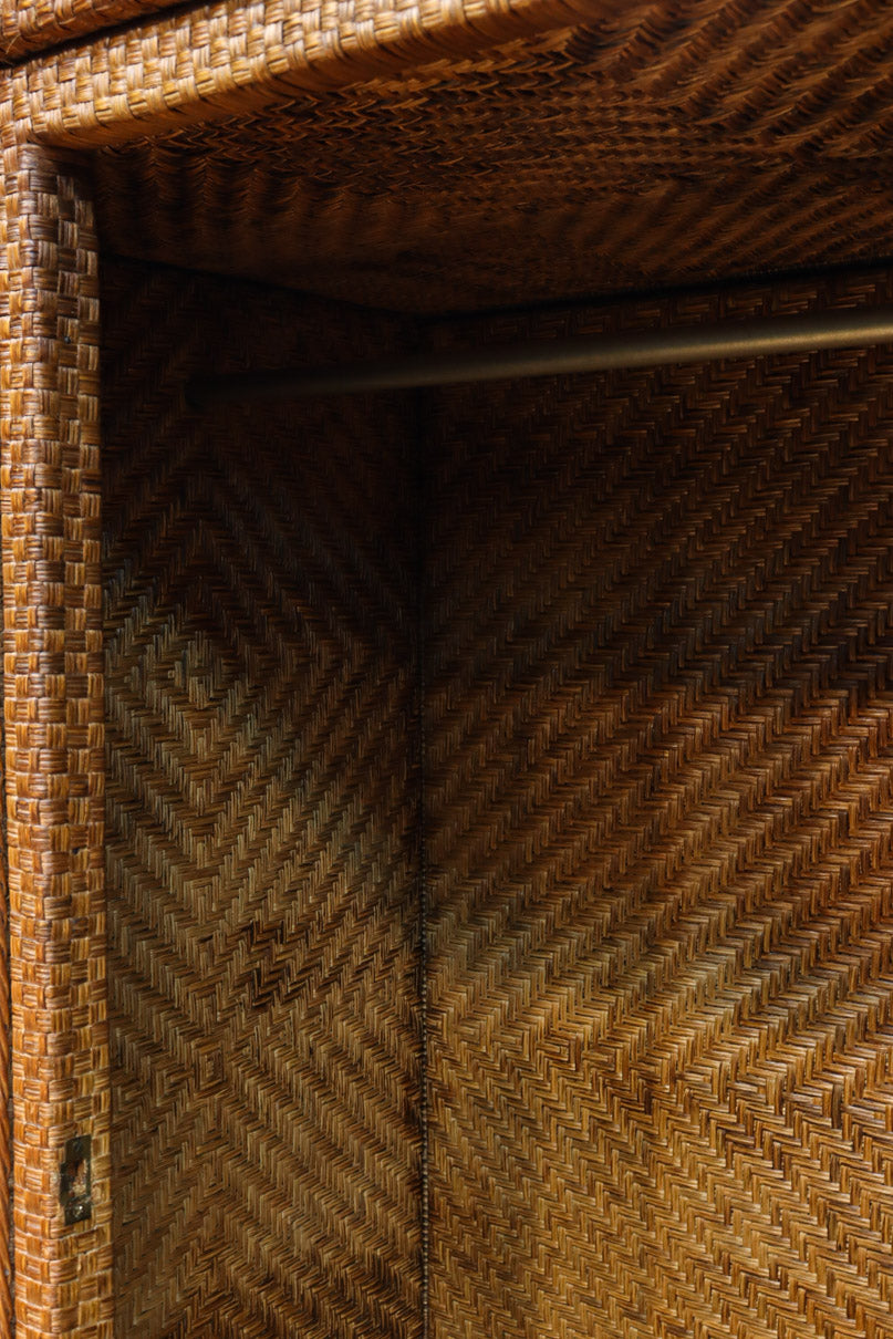 珍品!! 味わい深い網代編みの衣裳箪笥　BB3101