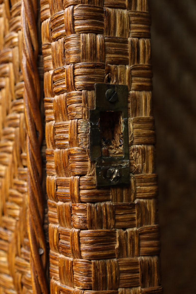 珍品!! 味わい深い網代編みの衣裳箪笥　BB3101