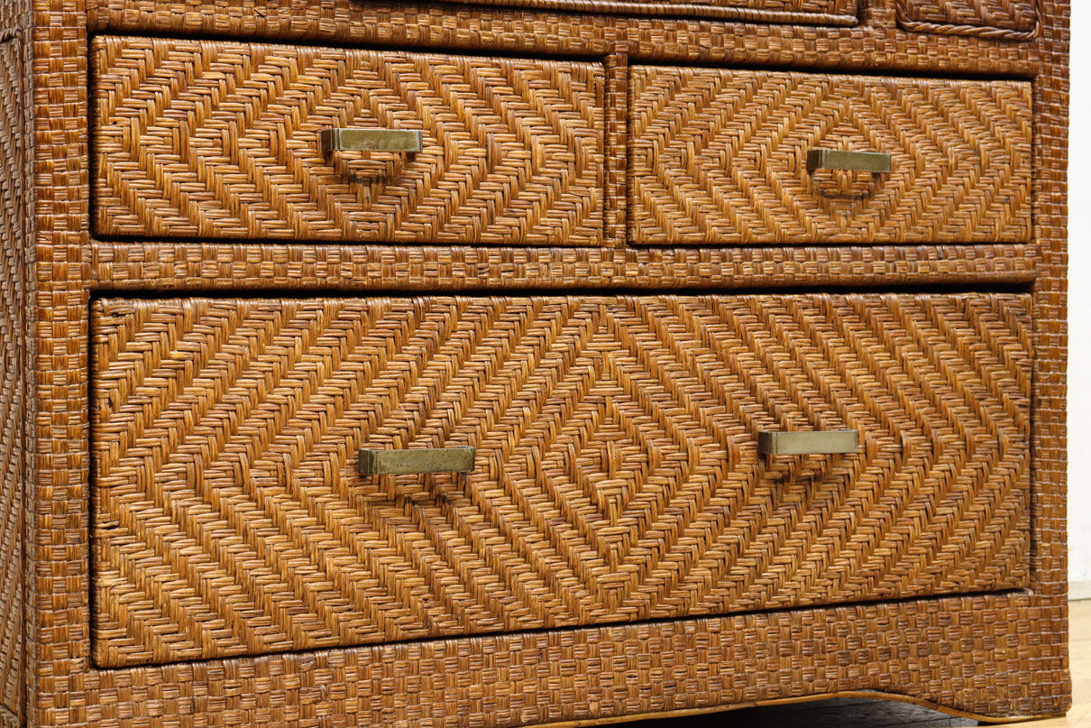 珍品!! 味わい深い網代編みの衣裳箪笥　BB3101