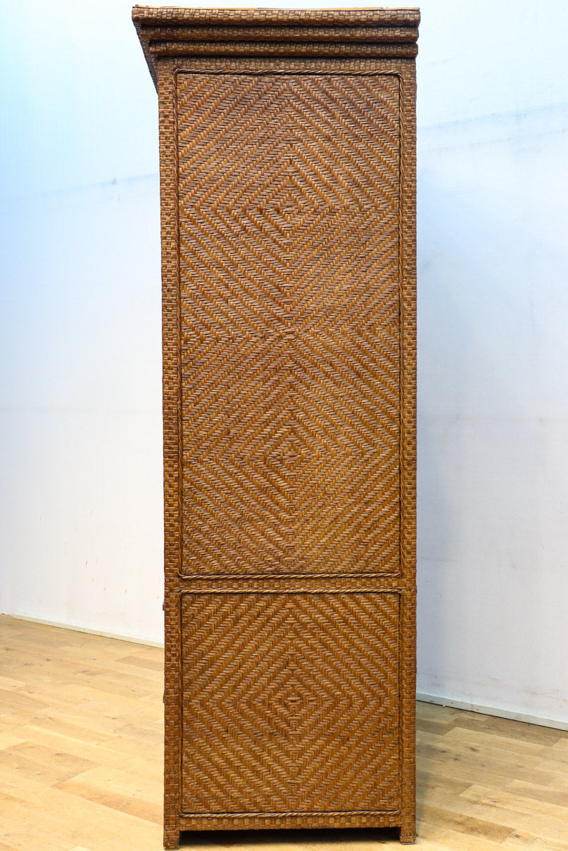 珍品!! 味わい深い網代編みの衣裳箪笥　BB3101